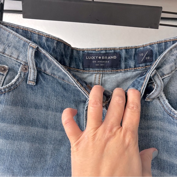 Lucky 🍀 Brand | Jean Shorts - Picture 2 of 3